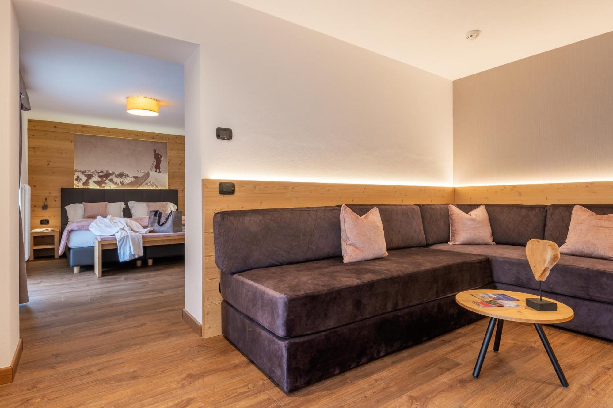 Hotel Meida Поцца-ди-Фасса Экстерьер фото