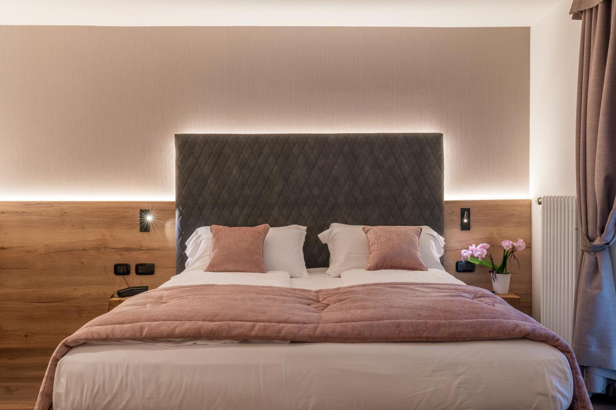 Hotel Meida Поцца-ди-Фасса Экстерьер фото