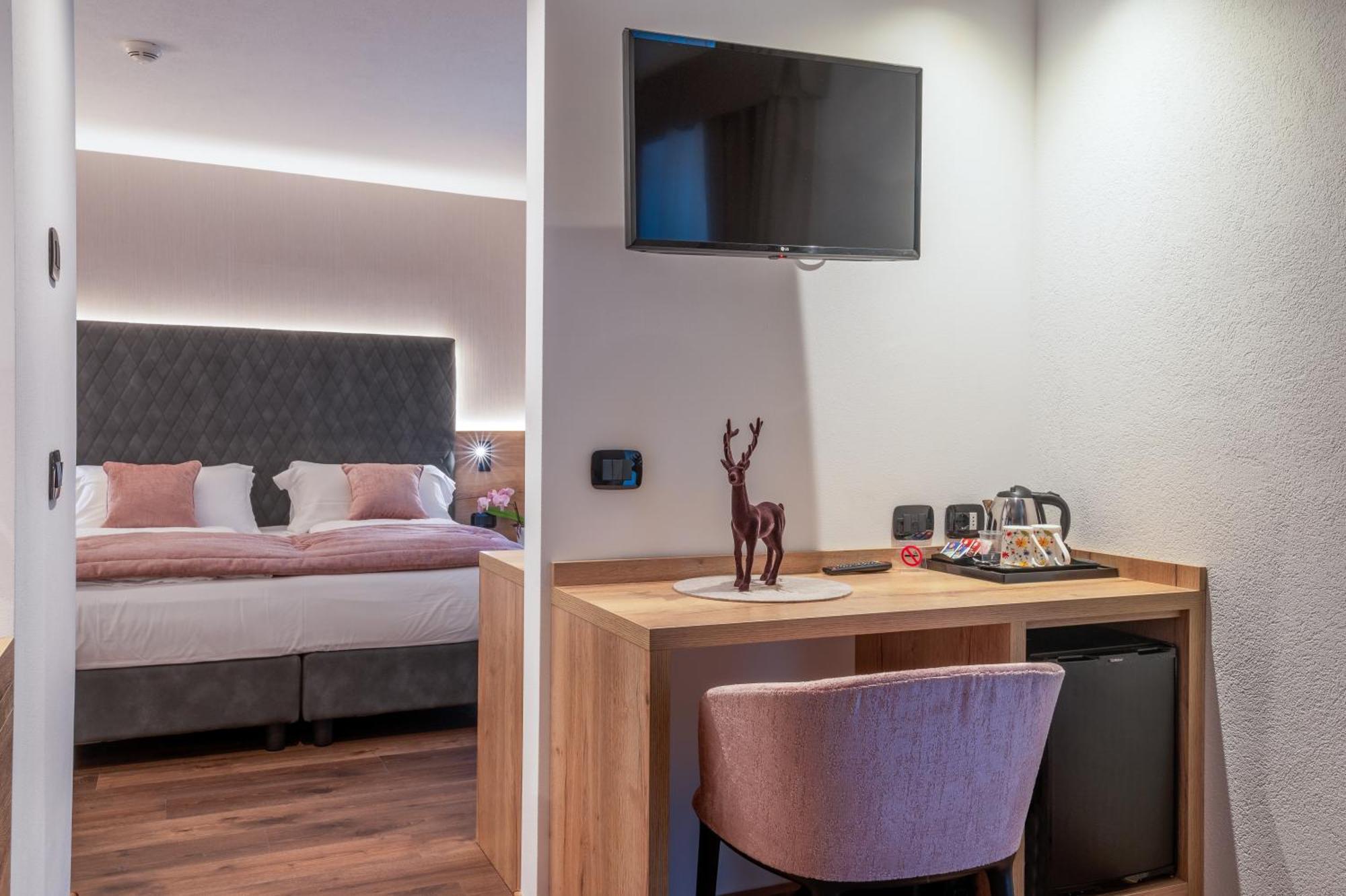 Hotel Meida Поцца-ди-Фасса Экстерьер фото