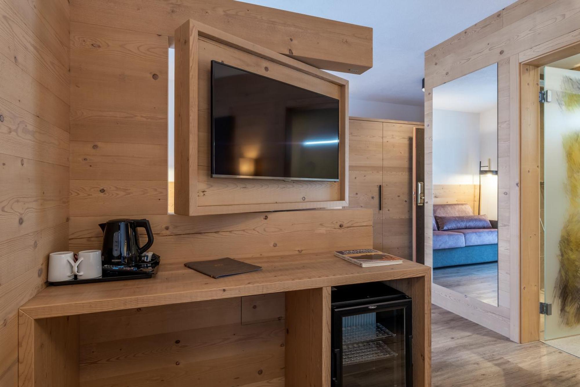 Hotel Meida Поцца-ди-Фасса Экстерьер фото