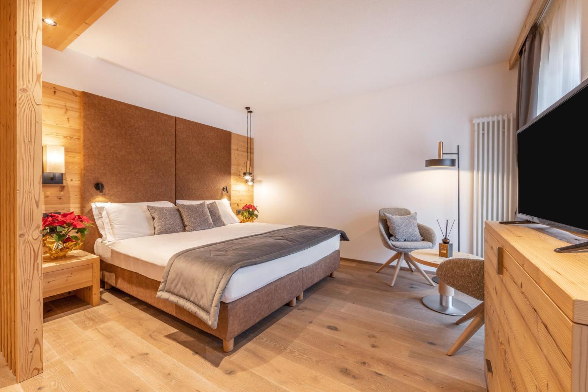 Hotel Meida Поцца-ди-Фасса Экстерьер фото