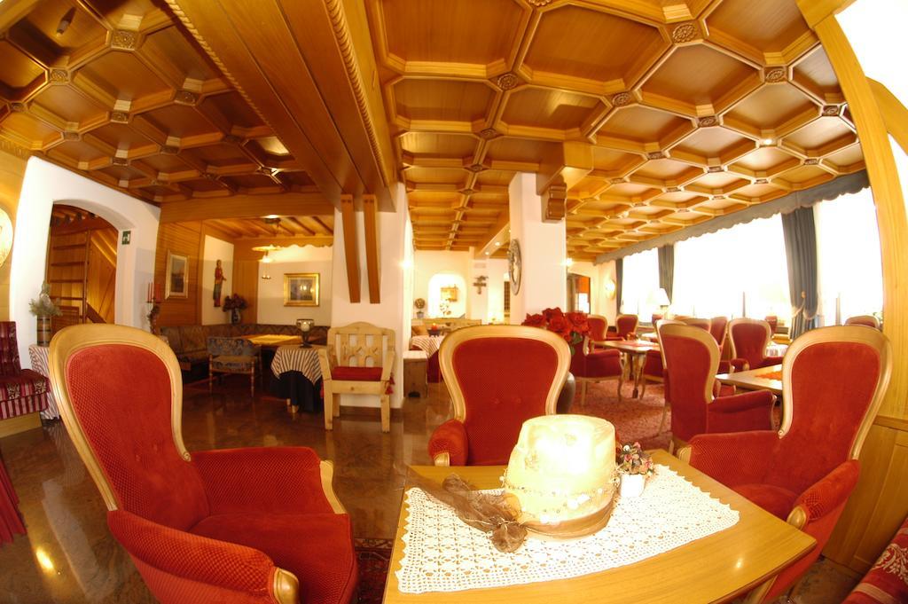 Hotel Meida Поцца-ди-Фасса Экстерьер фото