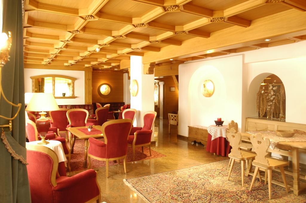 Hotel Meida Поцца-ди-Фасса Экстерьер фото