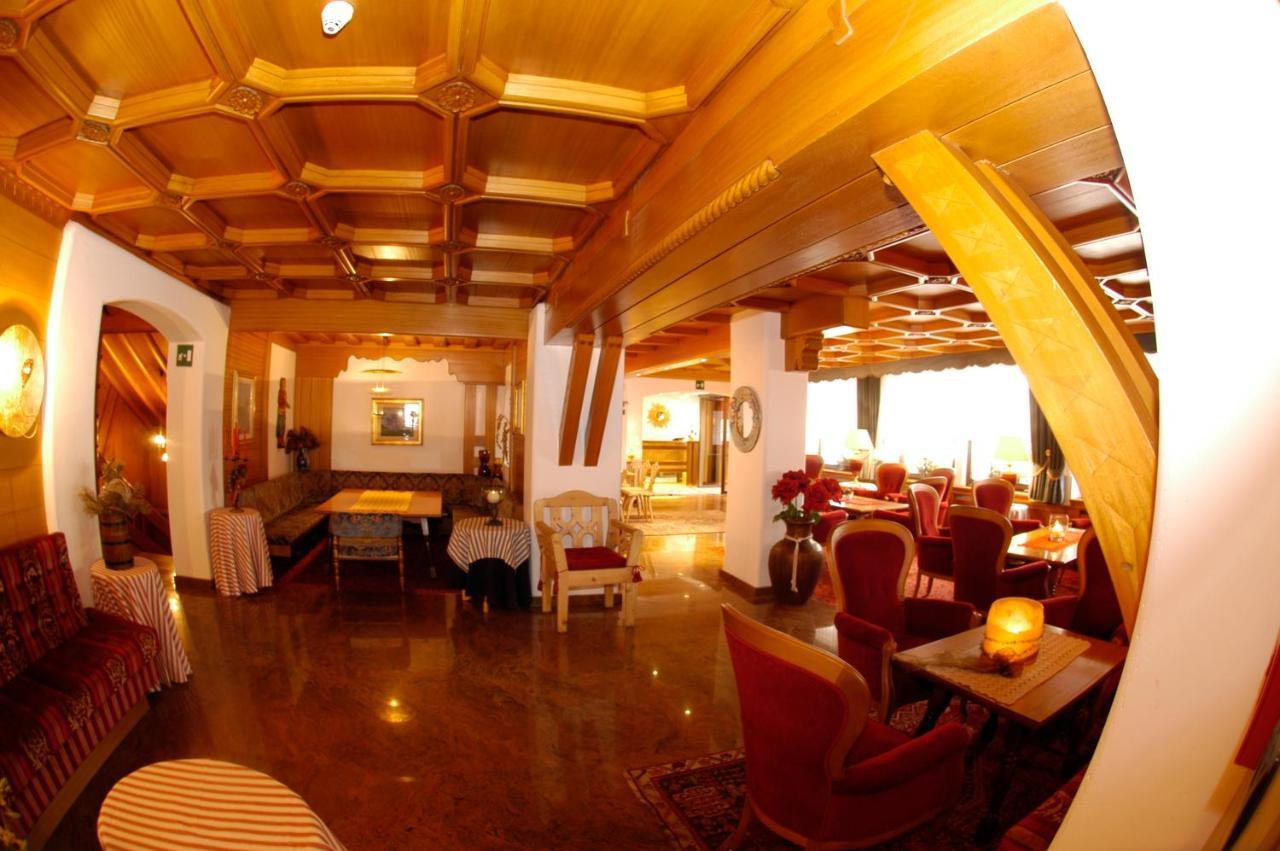 Hotel Meida Поцца-ди-Фасса Экстерьер фото